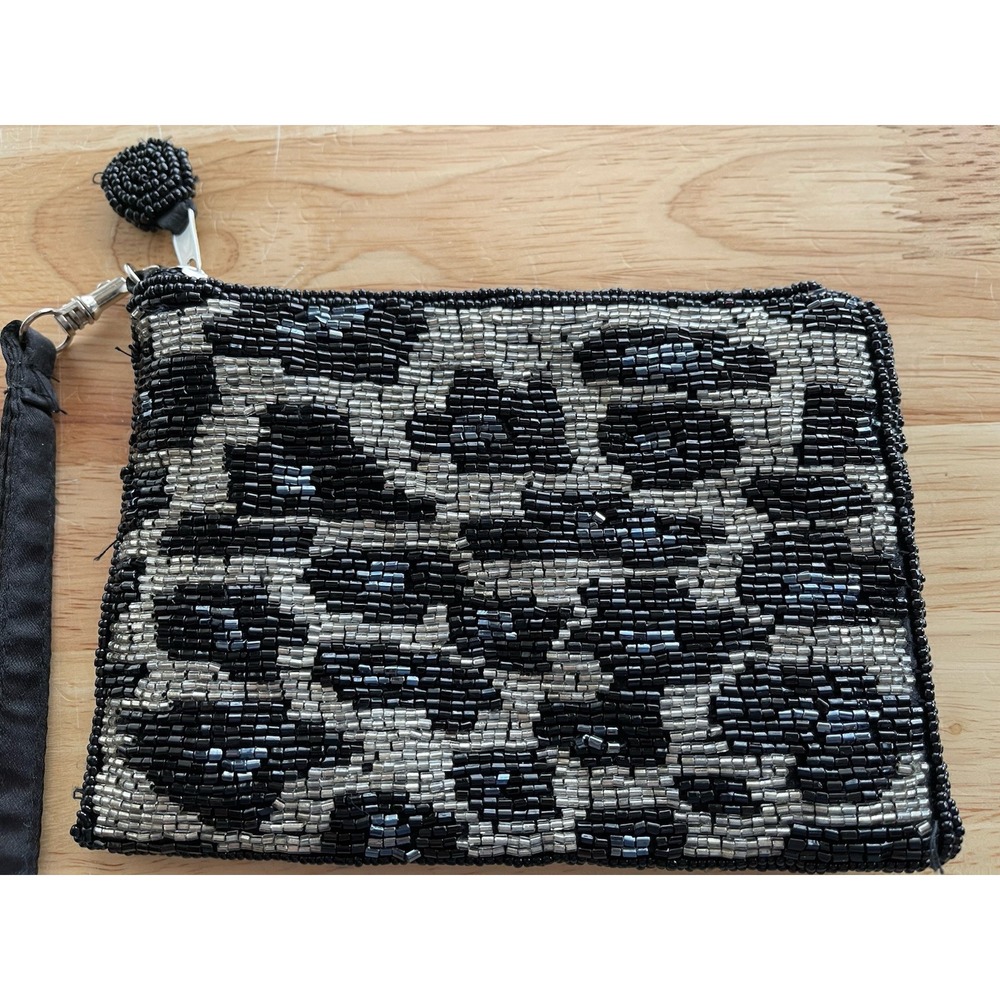 Vintage Small Hand Beaded Leopard Coin Purse - Picture 2 of 16